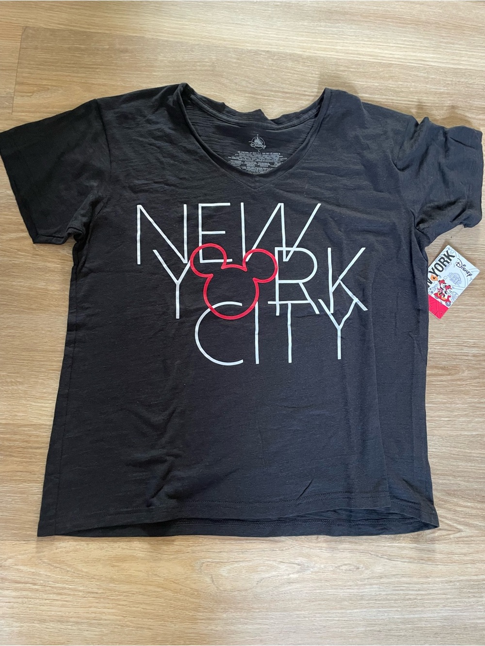 NWT Black Disney New York City Graphic V‑Neck Women's Tee